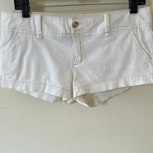 White Abercrombie & Fitch short shorts